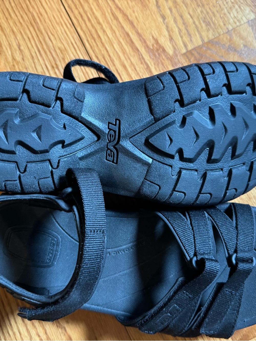 NWT- Teva sandals. Black. 8 - Picture 3 of 5